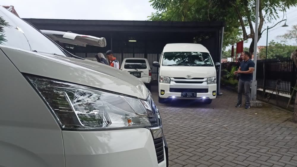 RENTAL MOBIL HIACE MALANG