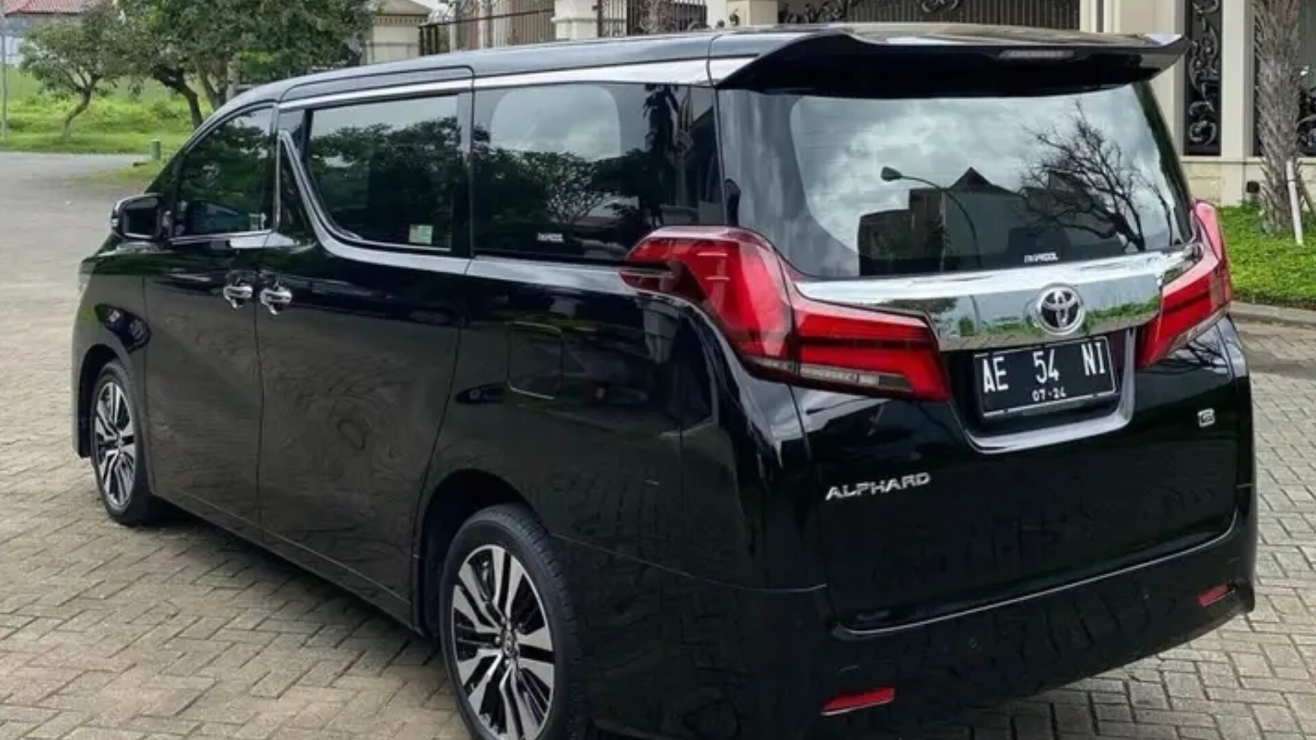 Rental Mobil Kepanjen 24 Jam