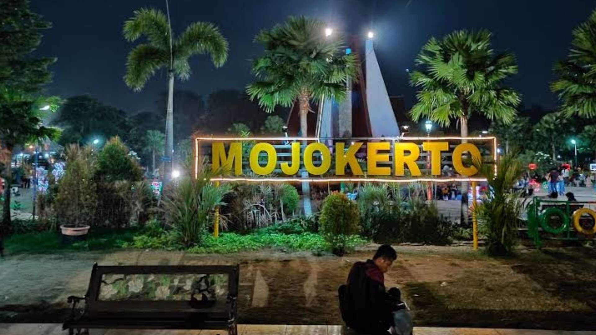 TRAVEL MALANG MOJOKERTO