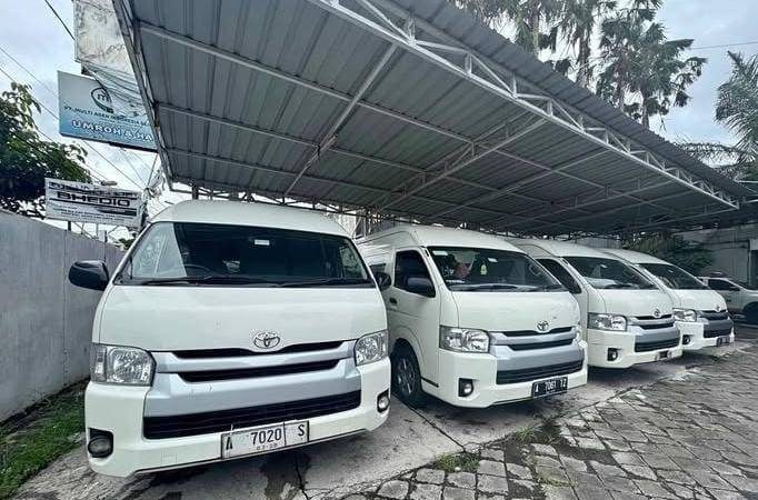RENTAL HIACE MALANG